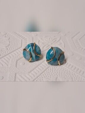 Vintage 1970's Monet Retro Swirl Gold Tone Clip On Earrings